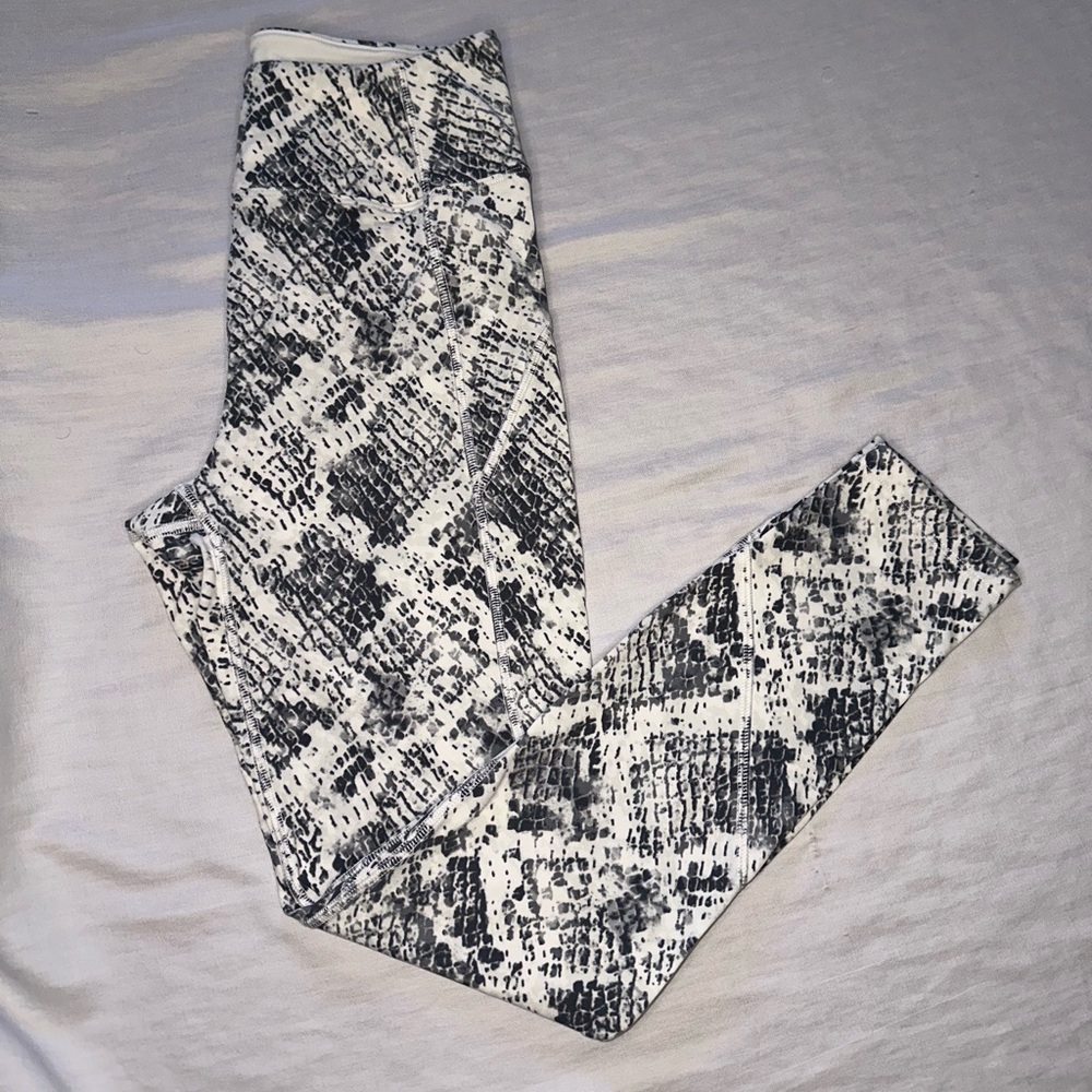 Pink snake printed leggings